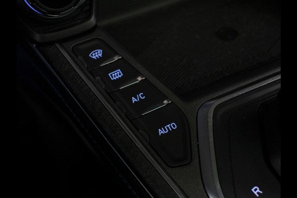 Lynk & Co 01 1.5 Sport (PANORAMADAK,APPLE CARPLAY,NAVI,CAMERA,360 VIEW,PDC,STOELVERWARMING,LED,GETINT,SPORTSTOELEN,LM VELGEN)