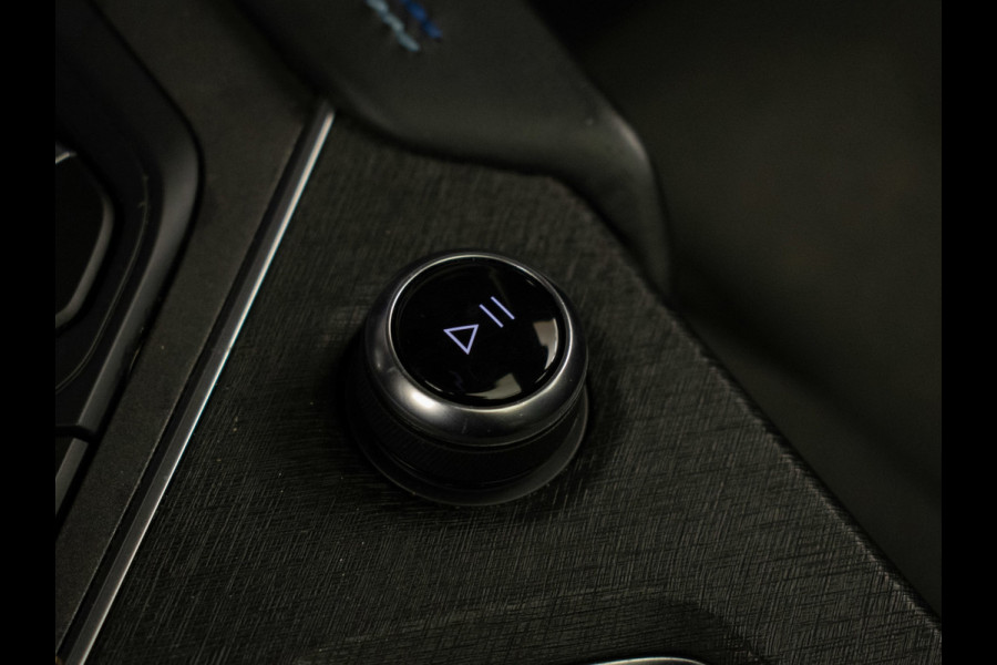 Lynk & Co 01 1.5 Sport (PANORAMADAK,APPLE CARPLAY,NAVI,CAMERA,360 VIEW,PDC,STOELVERWARMING,LED,GETINT,SPORTSTOELEN,LM VELGEN)