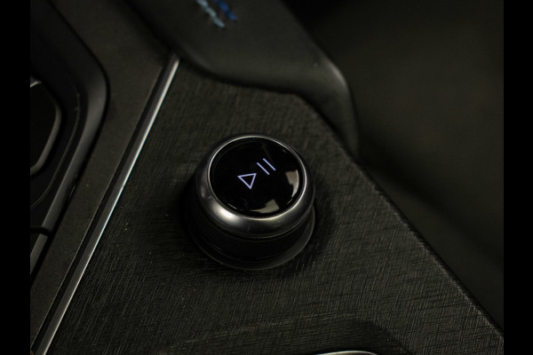 Lynk & Co 01 1.5 Sport (PANORAMADAK,APPLE CARPLAY,NAVI,CAMERA,360 VIEW,PDC,STOELVERWARMING,LED,GETINT,SPORTSTOELEN,LM VELGEN)