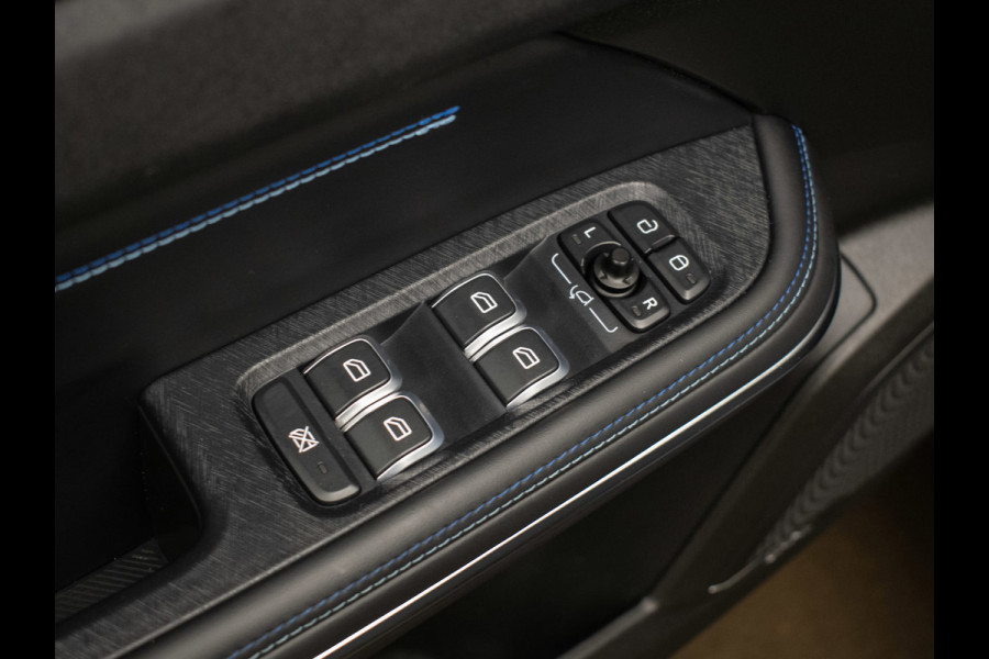 Lynk & Co 01 1.5 Sport (PANORAMADAK,APPLE CARPLAY,NAVI,CAMERA,360 VIEW,PDC,STOELVERWARMING,LED,GETINT,SPORTSTOELEN,LM VELGEN)