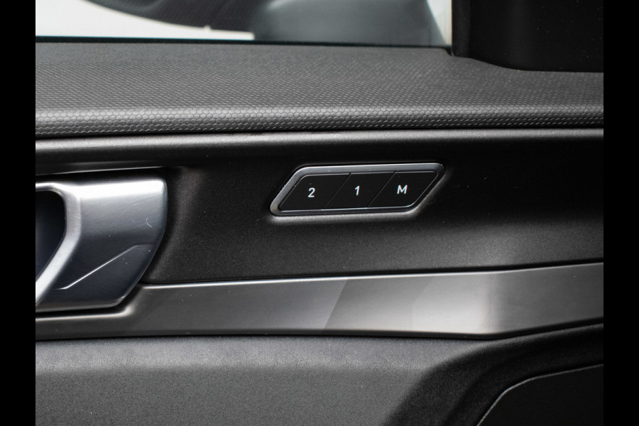 Lynk & Co 01 1.5 Sport (PANORAMADAK,APPLE CARPLAY,NAVI,CAMERA,360 VIEW,PDC,STOELVERWARMING,LED,GETINT,SPORTSTOELEN,LM VELGEN)