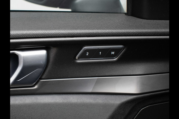 Lynk & Co 01 1.5 Sport (PANORAMADAK,APPLE CARPLAY,NAVI,CAMERA,360 VIEW,PDC,STOELVERWARMING,LED,GETINT,SPORTSTOELEN,LM VELGEN)