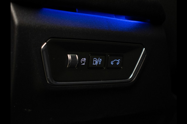 Lynk & Co 01 1.5 Sport (PANORAMADAK,APPLE CARPLAY,NAVI,CAMERA,360 VIEW,PDC,STOELVERWARMING,LED,GETINT,SPORTSTOELEN,LM VELGEN)