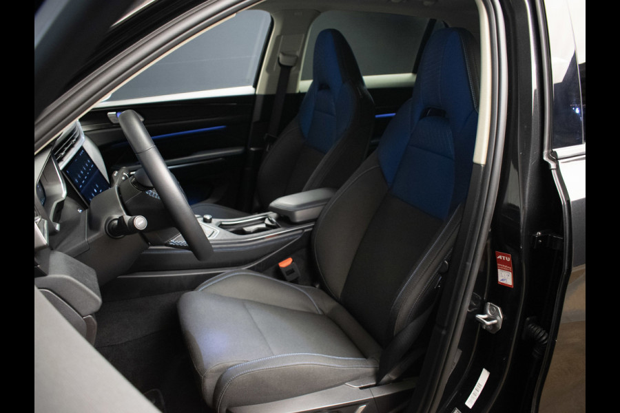 Lynk & Co 01 1.5 Sport (PANORAMADAK,APPLE CARPLAY,NAVI,CAMERA,360 VIEW,PDC,STOELVERWARMING,LED,GETINT,SPORTSTOELEN,LM VELGEN)