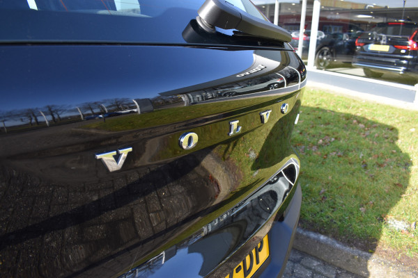 Volvo XC40 Recharge 408Pk AWD R-Design | Carplay | 20'' LMV | Trekhaak | ACC | Elektr. Achterklep | Blis | Keyless