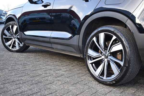 Volvo XC40 Recharge 408Pk AWD R-Design | Carplay | 20'' LMV | Trekhaak | ACC | Elektr. Achterklep | Blis | Keyless