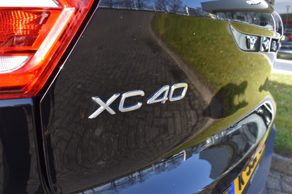 Volvo XC40 Recharge 408Pk AWD R-Design | Carplay | 20'' LMV | Trekhaak | ACC | Elektr. Achterklep | Blis | Keyless