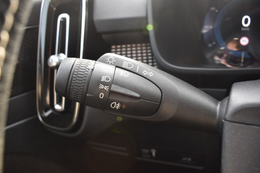 Volvo XC40 Recharge 408Pk AWD R-Design | Carplay | 20'' LMV | Trekhaak | ACC | Elektr. Achterklep | Blis | Keyless