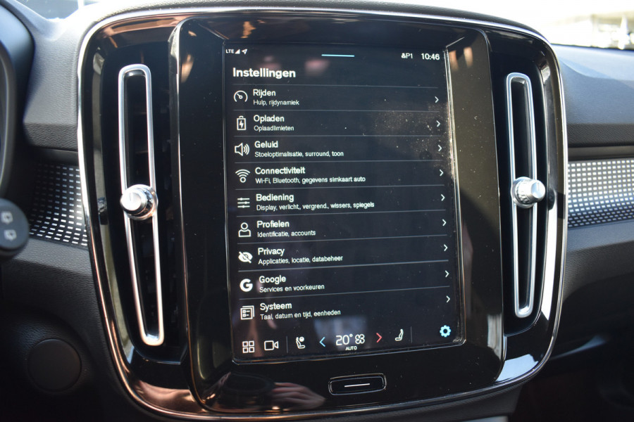 Volvo XC40 Recharge 408Pk AWD R-Design | Carplay | 20'' LMV | Trekhaak | ACC | Elektr. Achterklep | Blis | Keyless