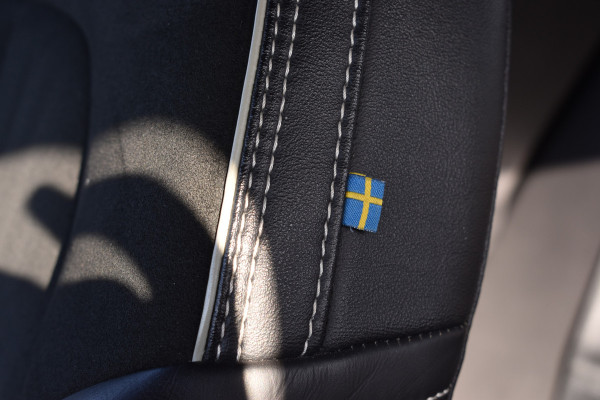 Volvo XC40 Recharge 408Pk AWD R-Design | Carplay | 20'' LMV | Trekhaak | ACC | Elektr. Achterklep | Blis | Keyless