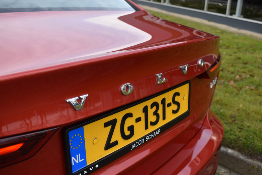 Volvo S60 T5 251 Autmaat Intro Edition | Carplay | Leder | ACC | PDC V/A | Keyless | Blis | Camera Achter