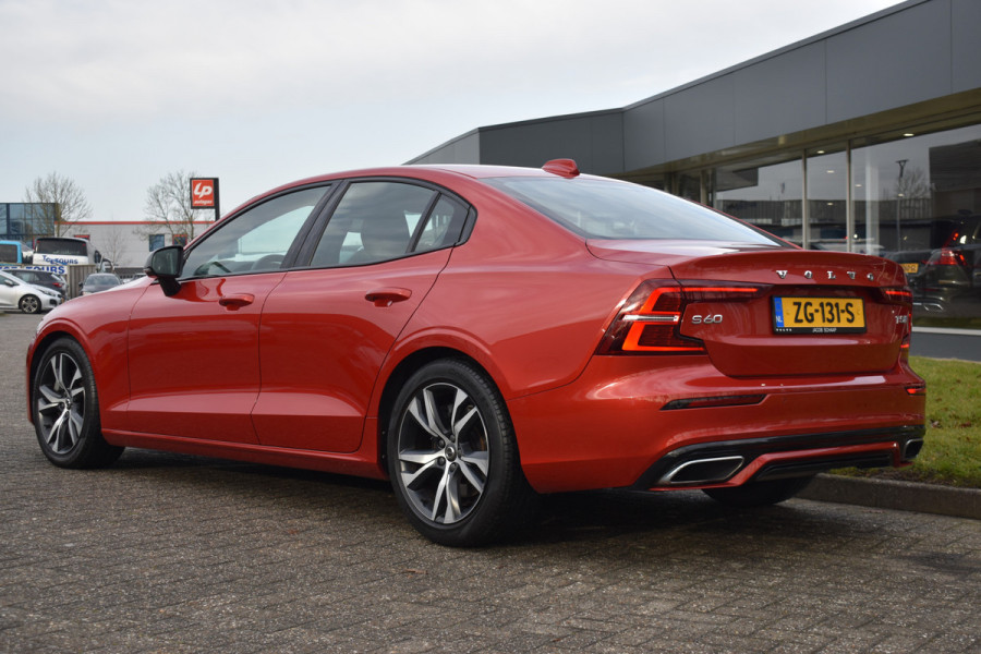 Volvo S60 T5 251 Autmaat Intro Edition | Carplay | Leder | ACC | PDC V/A | Keyless | Blis | Camera Achter