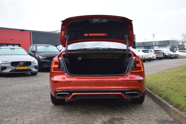 Volvo S60 T5 251 Autmaat Intro Edition | Carplay | Leder | ACC | PDC V/A | Keyless | Blis | Camera Achter