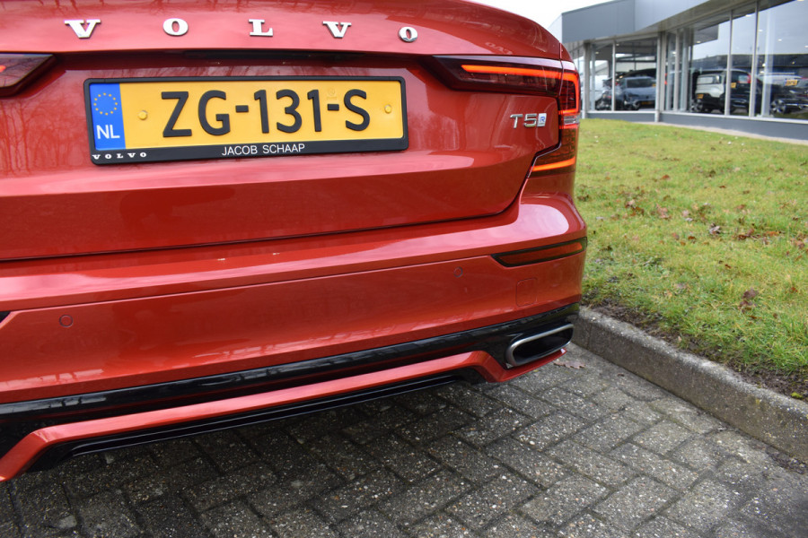 Volvo S60 T5 251 Autmaat Intro Edition | Carplay | Leder | ACC | PDC V/A | Keyless | Blis | Camera Achter