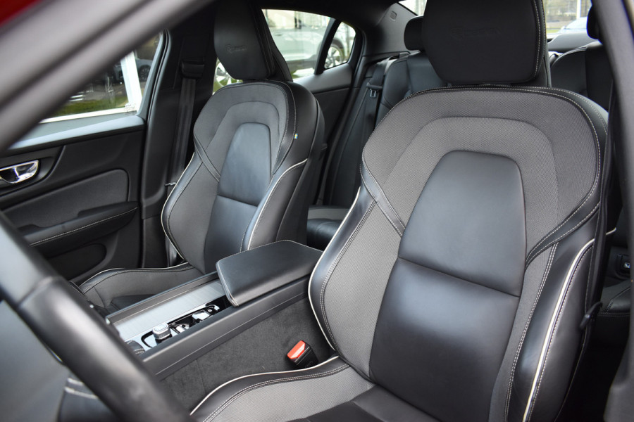 Volvo S60 T5 251 Autmaat Intro Edition | Carplay | Leder | ACC | PDC V/A | Keyless | Blis | Camera Achter