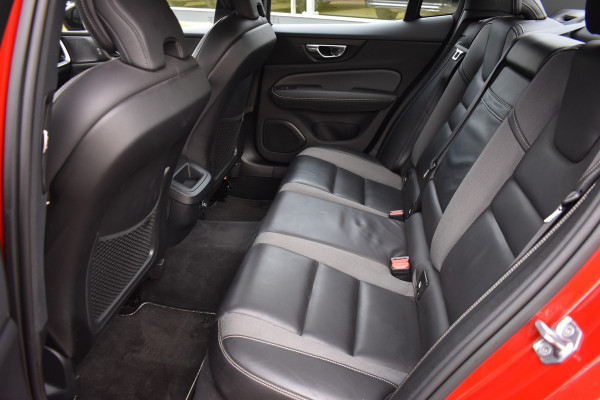 Volvo S60 T5 251 Autmaat Intro Edition | Carplay | Leder | ACC | PDC V/A | Keyless | Blis | Camera Achter