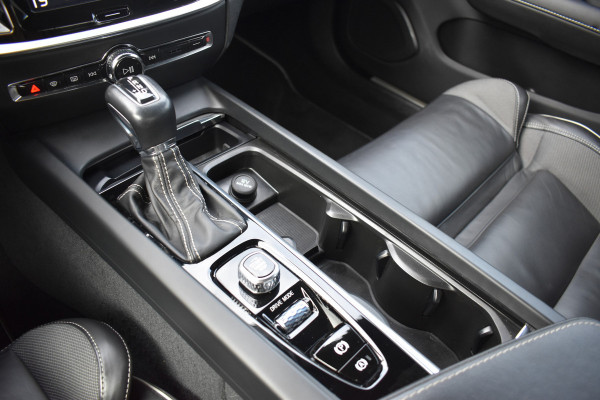 Volvo S60 T5 251 Autmaat Intro Edition | Carplay | Leder | ACC | PDC V/A | Keyless | Blis | Camera Achter