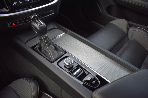 Volvo S60 T5 251 Autmaat Intro Edition | Carplay | Leder | ACC | PDC V/A | Keyless | Blis | Camera Achter