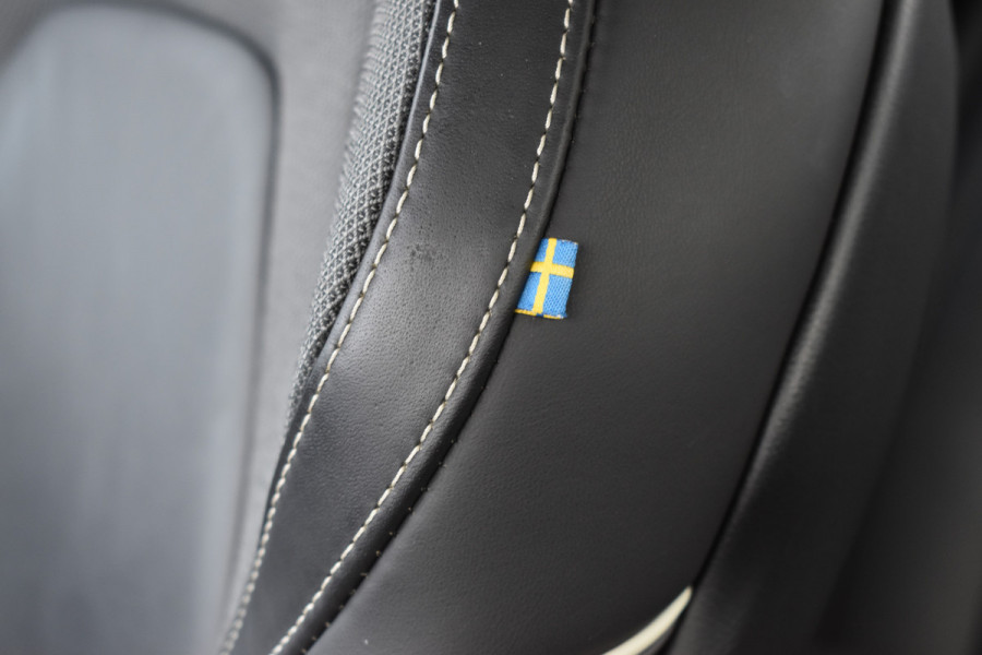 Volvo S60 T5 251 Autmaat Intro Edition | Carplay | Leder | ACC | PDC V/A | Keyless | Blis | Camera Achter