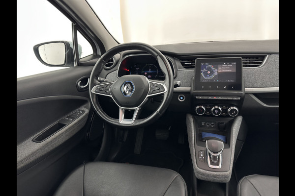 Renault ZOE R110 Life 52 kWh (Owned-Battery) [ 3-Fase-22kW ] {SOH-86%} Aut. *HEATPUMP | FULL-LED | LEATHER-FABRIC | DIGI-COCKPIT | CAMERA | NAVI-FULLMAP | DAB+ | KEYLESS | HEATED-COMFORTSEATS | LANE-ASSIST | 16''ALU*
