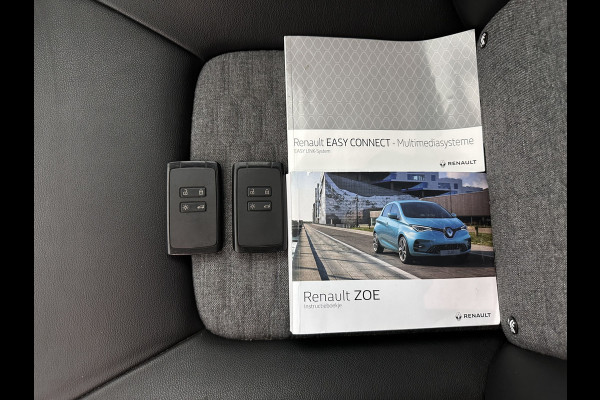 Renault ZOE R110 Life 52 kWh (Owned-Battery) [ 3-Fase-22kW ] {SOH-86%} Aut. *HEATPUMP | FULL-LED | LEATHER-FABRIC | DIGI-COCKPIT | CAMERA | NAVI-FULLMAP | DAB+ | KEYLESS | HEATED-COMFORTSEATS | LANE-ASSIST | 16''ALU*