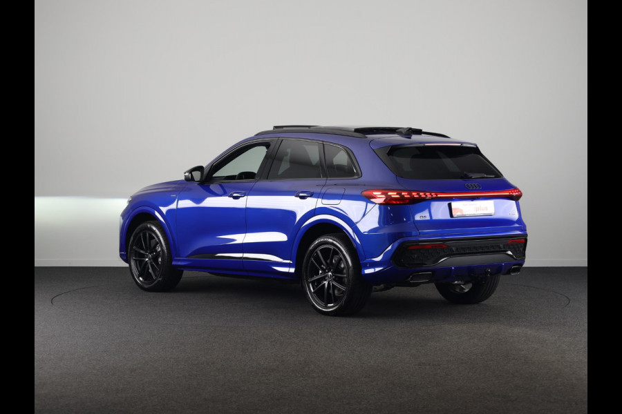 Audi Q5 2.0 TFSI e-hybrid quattro S edition 299pk | Panoramadak | Tech Pro pakket | Trekhaak | Matrix led | 20 inch Audi Sport velgen