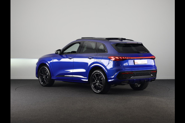 Audi Q5 2.0 TFSI e-hybrid quattro S edition 299pk | Panoramadak | Tech Pro pakket | Trekhaak | Matrix led | 20 inch Audi Sport velgen