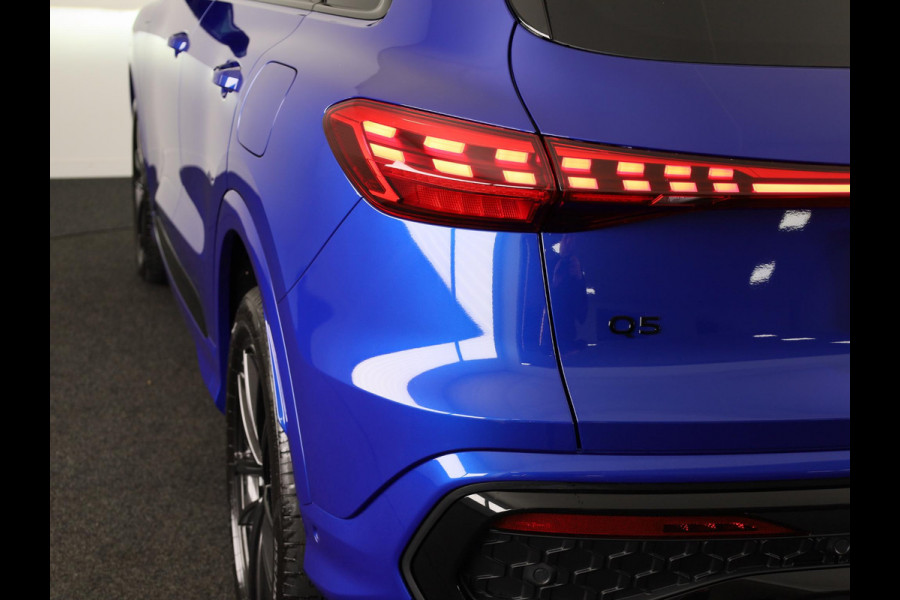 Audi Q5 2.0 TFSI e-hybrid quattro S edition 299pk | Panoramadak | Tech Pro pakket | Trekhaak | Matrix led | 20 inch Audi Sport velgen