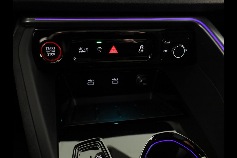 Audi Q5 2.0 TFSI e-hybrid quattro S edition 299pk | Panoramadak | Tech Pro pakket | Trekhaak | Matrix led | 20 inch Audi Sport velgen