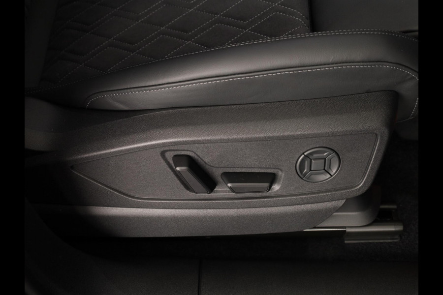 Audi Q5 2.0 TFSI e-hybrid quattro S edition 299pk | Panoramadak | Tech Pro pakket | Trekhaak | Matrix led | 20 inch Audi Sport velgen