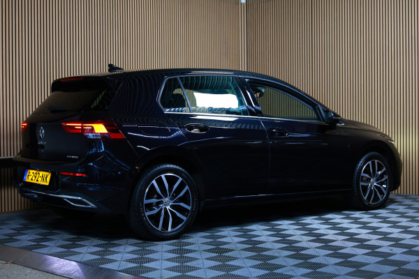 Volkswagen Golf 1.4 eHybrid Style PANO CARPLAY ACC CAMERA SFEER "22