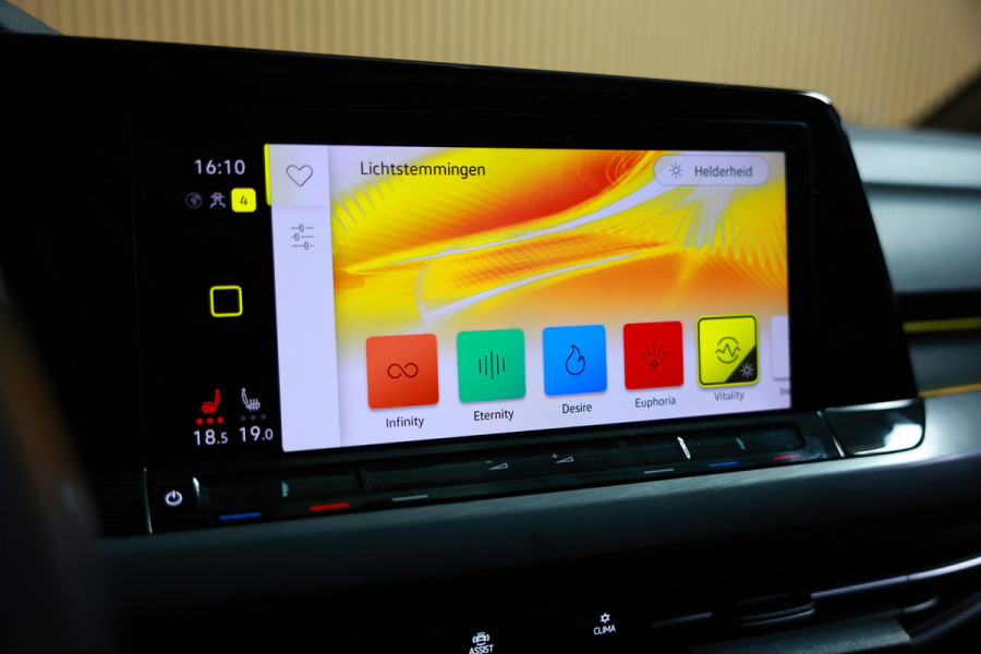 Volkswagen Golf 1.4 eHybrid Style PANO CARPLAY ACC CAMERA SFEER "22