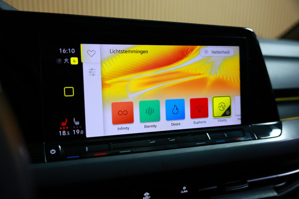 Volkswagen Golf 1.4 eHybrid Style PANO CARPLAY ACC CAMERA SFEER "22