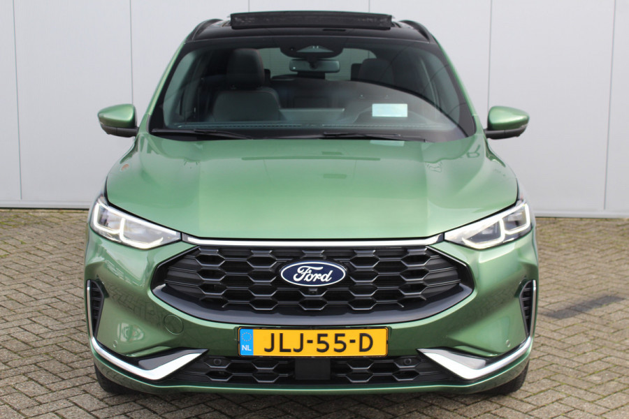 Ford Kuga 2.5-243pk PHEV ST-Line X. Trekgewicht 2.100kg. Nieuw Model ! Van €. 54.937,- voor €. 43.735,- Trekgewicht van 2.100kg ! Elektr. panodak., elektr. trekhaak, stoel-, stuur- en voorraamverw., 360gr. Camera, HUD, AppleCarplay/Androidauto, Elektr. verstelb. comfortstoelen, LED verl.