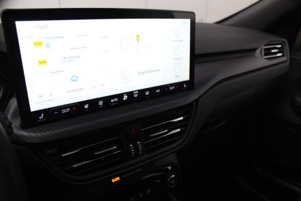 Ford Kuga 2.5-243pk PHEV ST-Line X. Trekgewicht 2.100kg. Nieuw Model ! Van €. 54.937,- voor €. 43.735,- Trekgewicht van 2.100kg ! Elektr. panodak., elektr. trekhaak, stoel-, stuur- en voorraamverw., 360gr. Camera, HUD, AppleCarplay/Androidauto, Elektr. verstelb. comfortstoelen, LED verl.