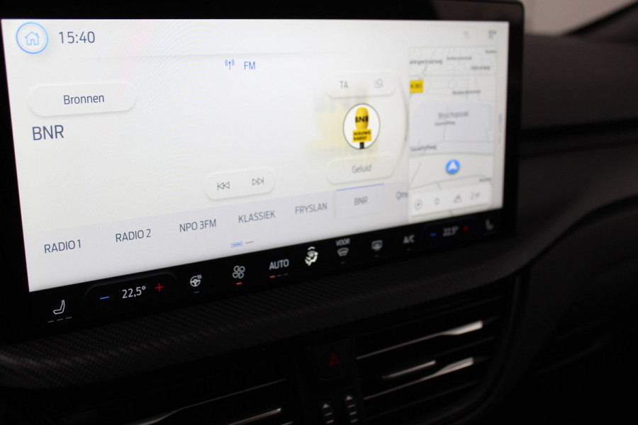 Ford Kuga 2.5-243pk PHEV ST-Line X. Trekgewicht 2.100kg. Nieuw Model ! Van €. 54.937,- voor €. 43.735,- Trekgewicht van 2.100kg ! Elektr. panodak., elektr. trekhaak, stoel-, stuur- en voorraamverw., 360gr. Camera, HUD, AppleCarplay/Androidauto, Elektr. verstelb. comfortstoelen, LED verl.