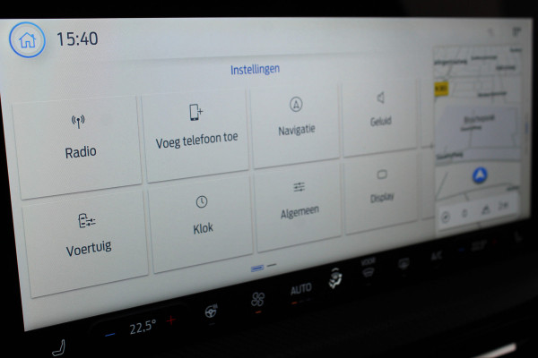 Ford Kuga 2.5-243pk PHEV ST-Line X. Trekgewicht 2.100kg. Nieuw Model ! Van €. 54.937,- voor €. 43.735,- Trekgewicht van 2.100kg ! Elektr. panodak., elektr. trekhaak, stoel-, stuur- en voorraamverw., 360gr. Camera, HUD, AppleCarplay/Androidauto, Elektr. verstelb. comfortstoelen, LED verl.