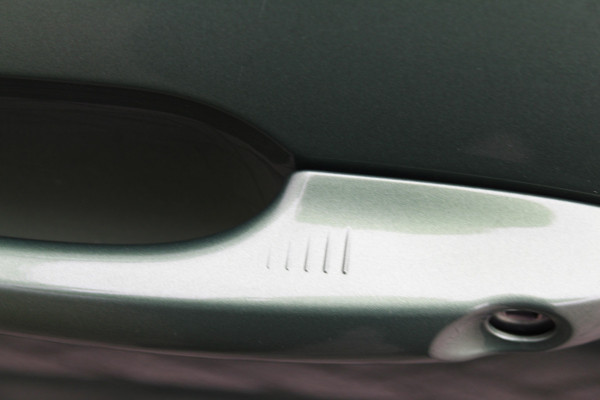 Ford Kuga 2.5-243pk PHEV ST-Line X. Trekgewicht 2.100kg. Nieuw Model ! Van €. 54.937,- voor €. 43.735,- Trekgewicht van 2.100kg ! Elektr. panodak., elektr. trekhaak, stoel-, stuur- en voorraamverw., 360gr. Camera, HUD, AppleCarplay/Androidauto, Elektr. verstelb. comfortstoelen, LED verl.