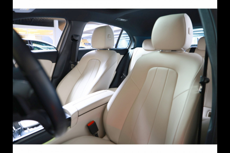 Mercedes-Benz A-Klasse 200 Business Solution AMG PANO MEMORY LANE PDC '18