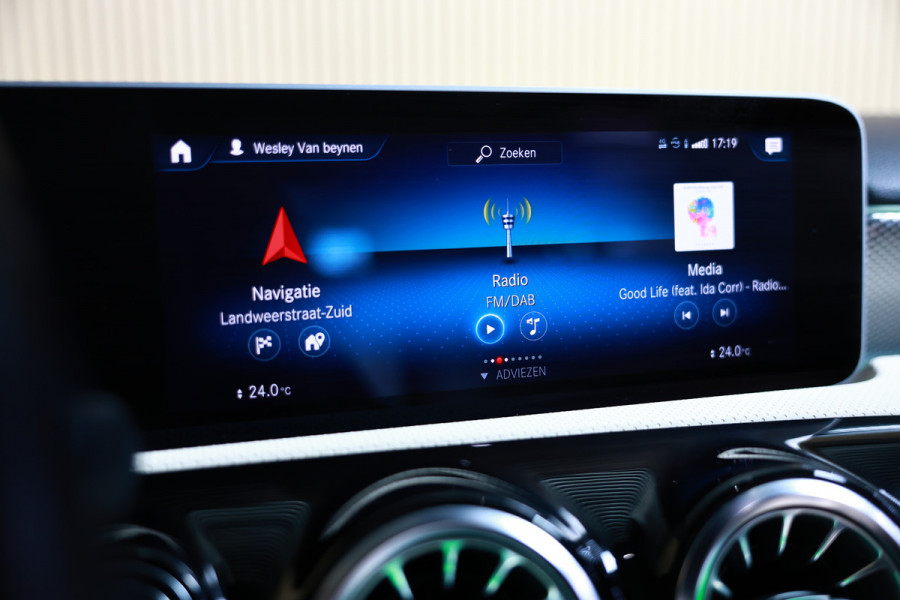 Mercedes-Benz A-Klasse 200 Business Solution AMG PANO MEMORY LANE PDC '18