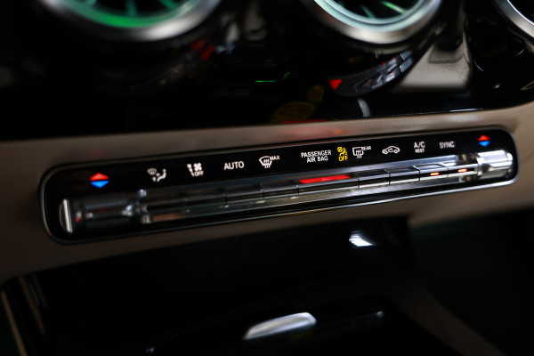 Mercedes-Benz A-Klasse 200 Business Solution AMG PANO MEMORY LANE PDC '18