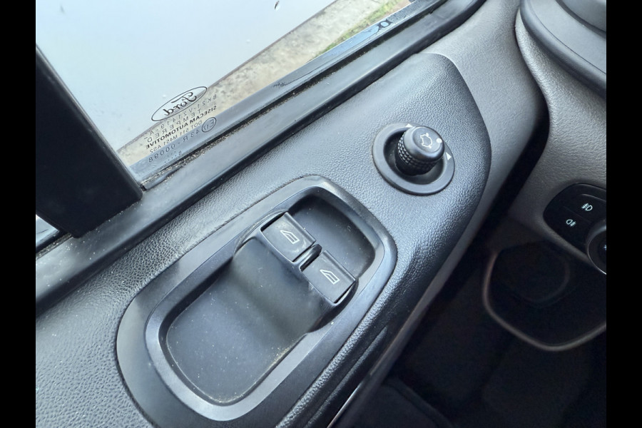 Ford Transit Custom 300 2.0 TDCI 130PK Automaat L1H1 LED Airco Cruise Control Stoelverwarming Parkeersensoren voor achter