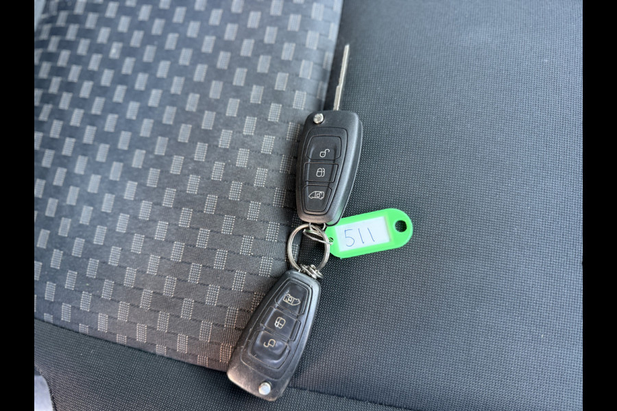 Ford Transit Custom 300 2.0 TDCI 130PK Automaat L1H1 LED Airco Cruise Control Stoelverwarming Parkeersensoren voor achter