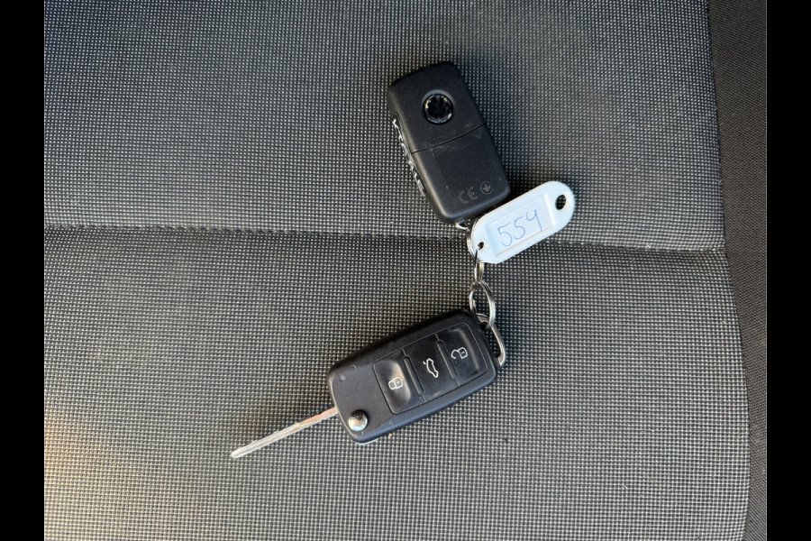 Volkswagen E-Caddy 113PK L2H1 Elektrisch Caddy ABT Maxi 37,3kWh 159km WLTP Trekhaak Airco Stoelverwarming Parkeersensoren Achter