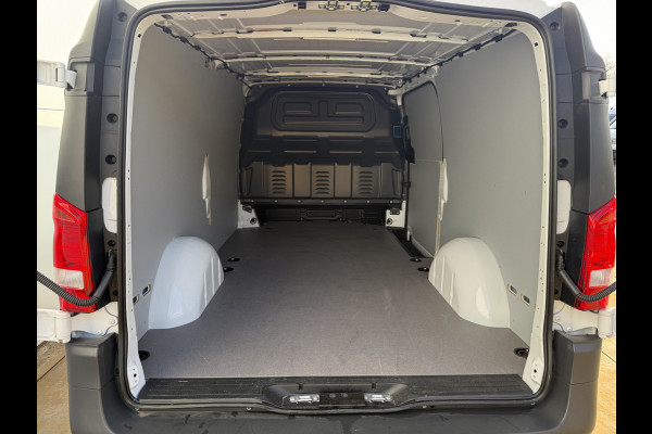 Mercedes-Benz Vito 114 1.9 CDI Automaat L3H1 Climate Control Adaptieve Cruise Control Trekhaak Carplay Camera Stoelverwarming