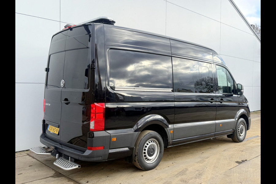 Volkswagen Crafter 2.0 TDI 140PK Automaat L3H3 Airco Cruise Control Elektrische Schuifdeur Trekhaak Camera Carplay Parkeersensoren voor achter