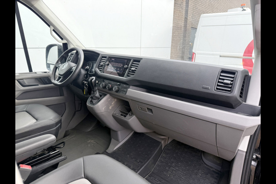 Volkswagen Crafter 2.0 TDI 140PK Automaat L3H3 Airco Cruise Control Elektrische Schuifdeur Trekhaak Camera Carplay Parkeersensoren voor achter