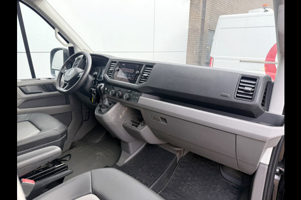 Volkswagen Crafter 2.0 TDI 140PK Automaat L3H3 Airco Cruise Control Elektrische Schuifdeur Trekhaak Camera Carplay Parkeersensoren voor achter