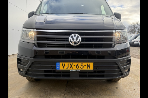 Volkswagen Crafter 2.0 TDI 140PK Automaat L3H3 Airco Cruise Control Elektrische Schuifdeur Trekhaak Camera Carplay Parkeersensoren voor achter