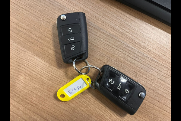 Volkswagen Crafter 2.0 TDI 140PK Automaat L3H3 Airco Cruise Control Elektrische Schuifdeur Trekhaak Camera Carplay Parkeersensoren voor achter